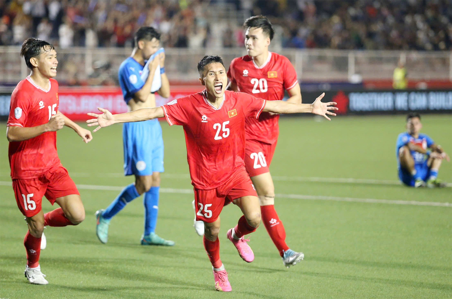 Tin thể thao (31-10): Đội tuyển Việt Nam mất thêm trụ cột, Barca lao đao tuyến giữa

